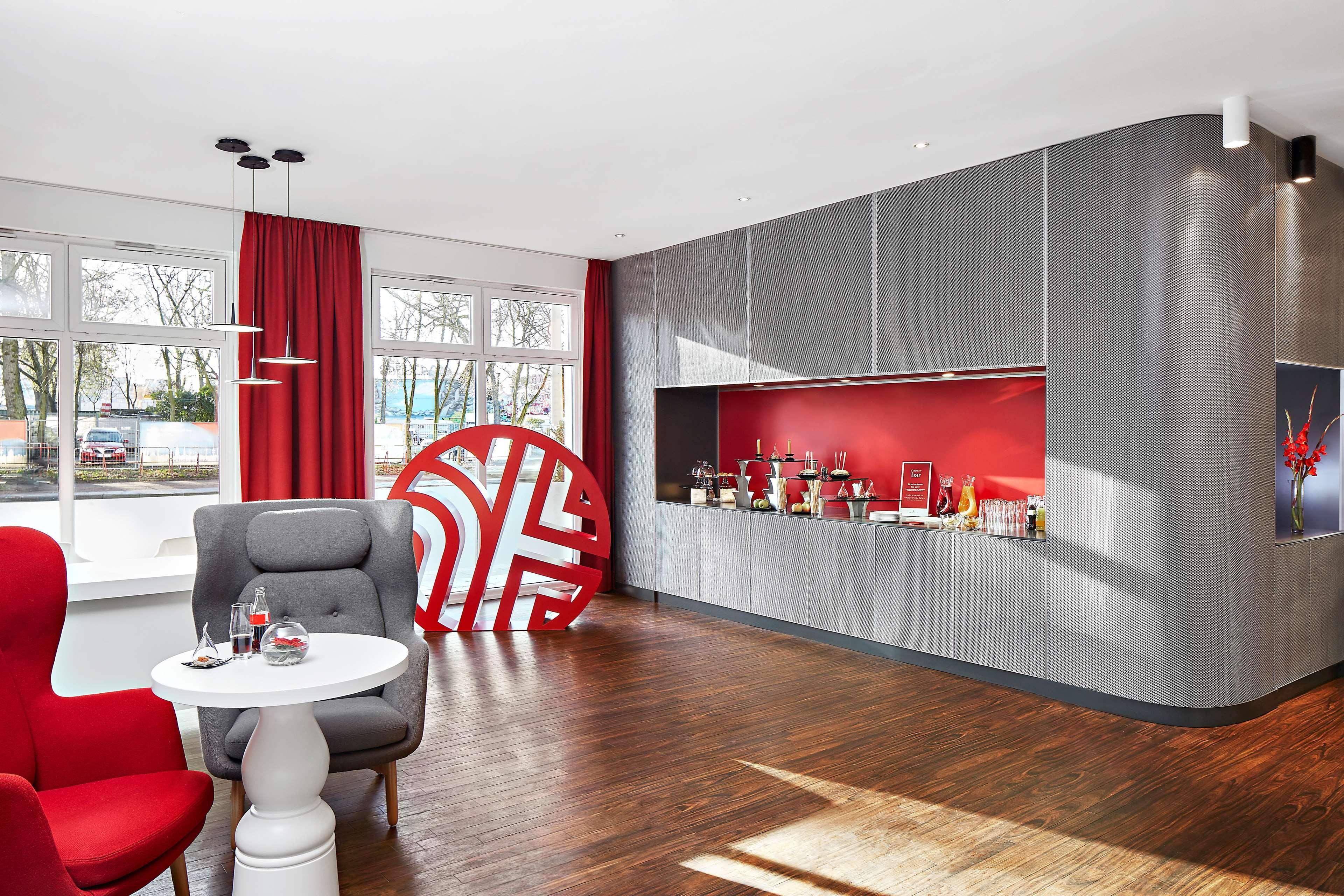 Nh Collection Hamburg City Bagian luar foto