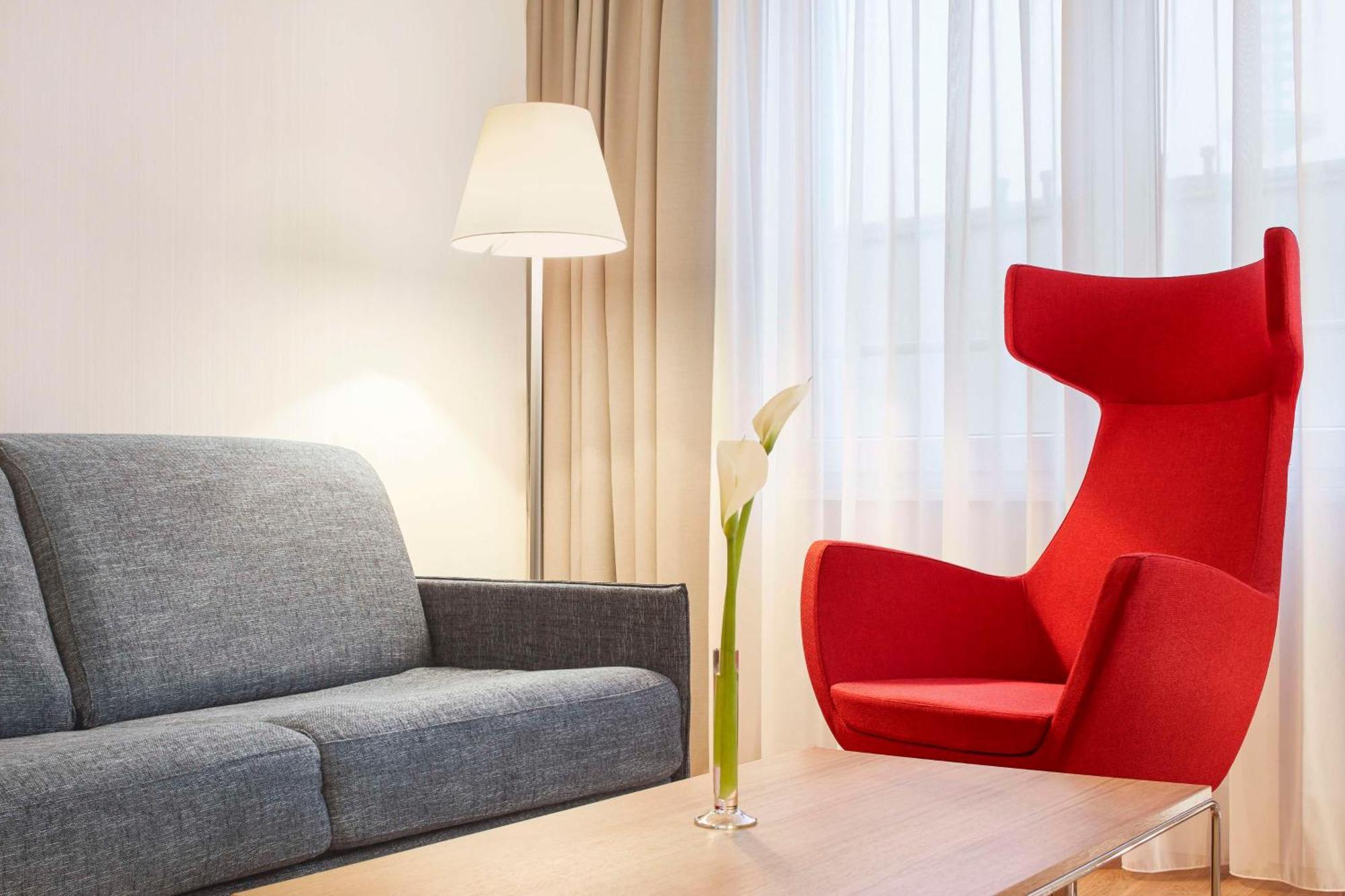 Nh Collection Hamburg City Bagian luar foto