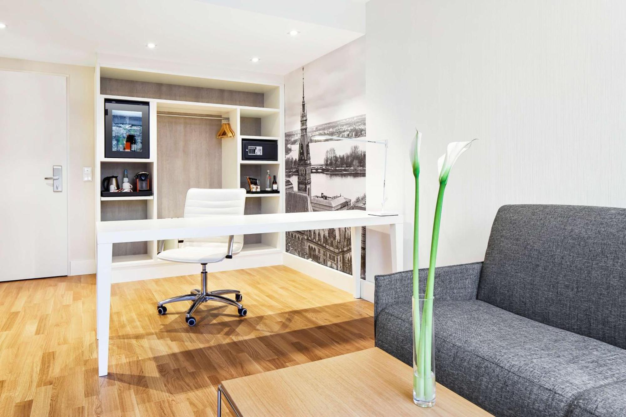 Nh Collection Hamburg City Bagian luar foto