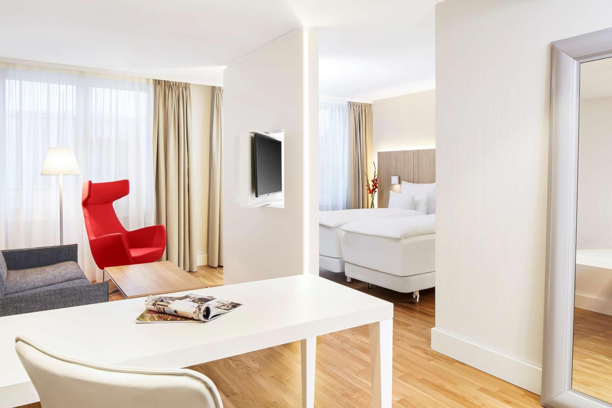 Nh Collection Hamburg City Bagian luar foto