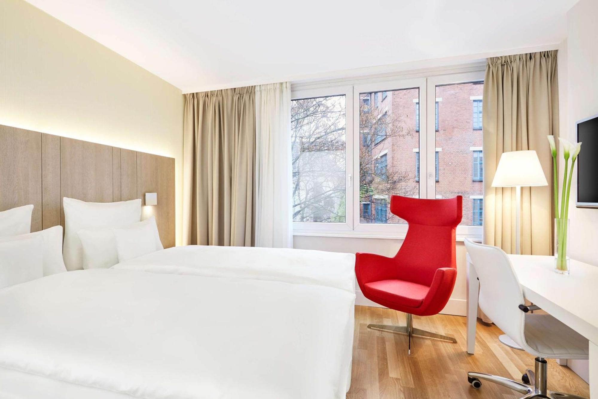 Nh Collection Hamburg City Bagian luar foto