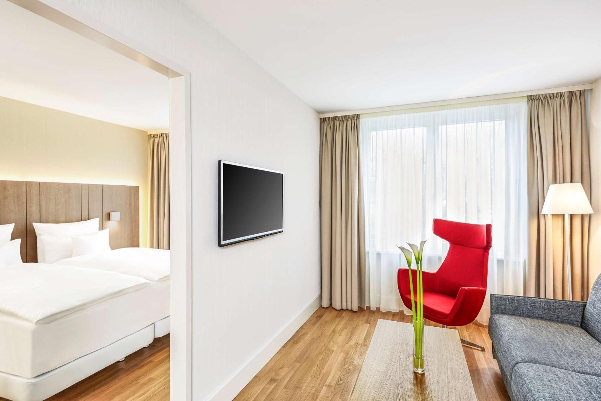 Nh Collection Hamburg City Bagian luar foto